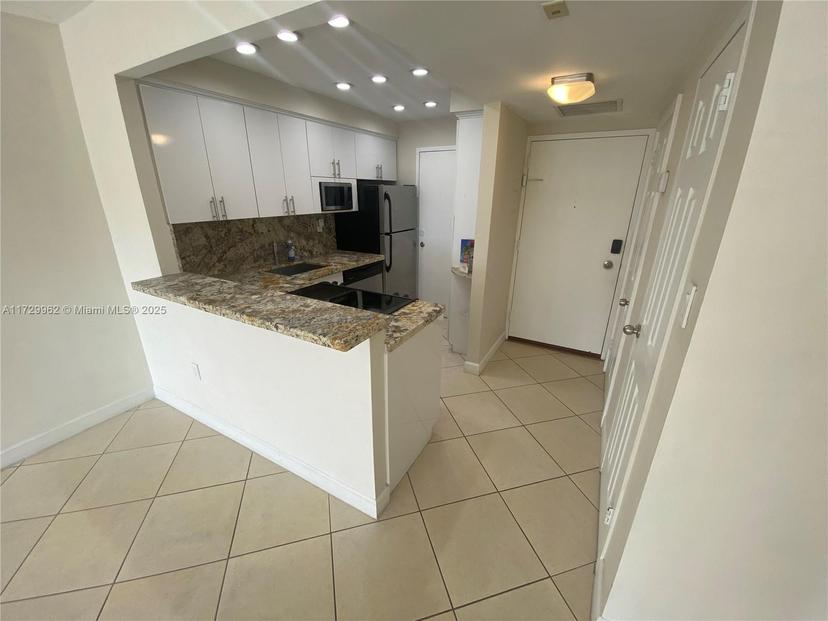 Picture of 2899 Collins Ave # 1208, Miami Beach FL 33140
