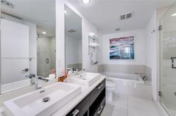 Picture of 45 SW 9Th St # 1908, Miami, FL 33130