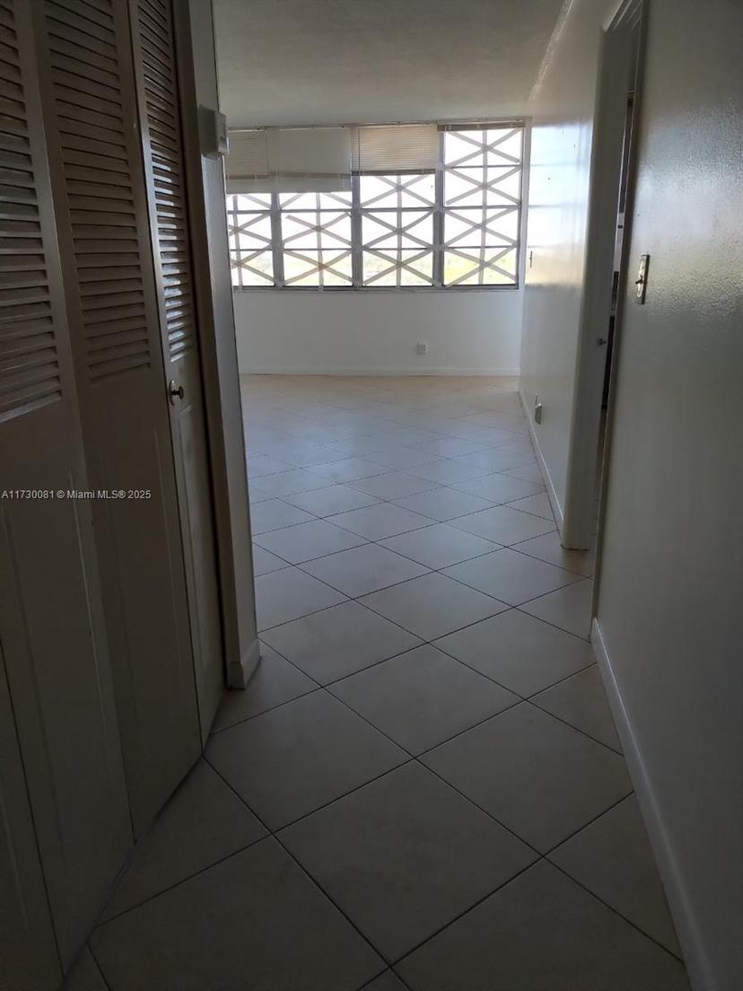 Picture of 2025 NE 164Th St # 915, North Miami Beach FL 33162