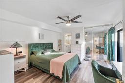 Picture of 718 NW 98Th Circle # 718, Plantation, FL 33324