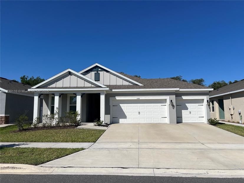 Picture of 1590 Barberry Dr, Kissimmee FL 34744