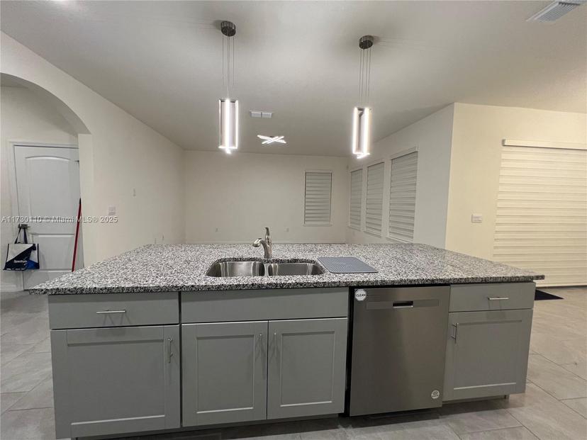 Picture of 1590 Barberry Dr, Kissimmee FL 34744