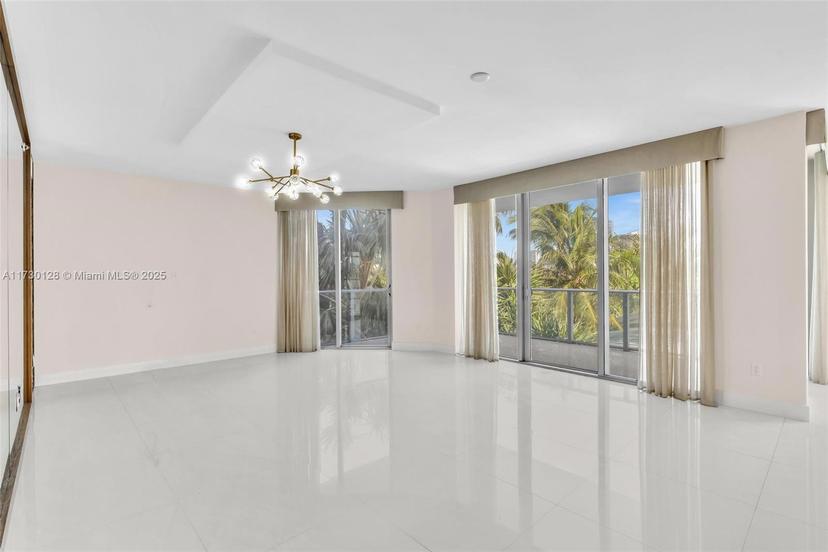Picture of 17301 Biscayne Blvd # 210, North Miami Beach FL 33160