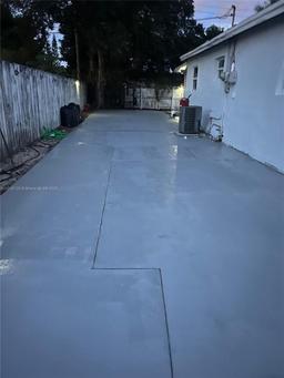 Picture of 1331 N 69Th Way, Hollywood, FL 33024