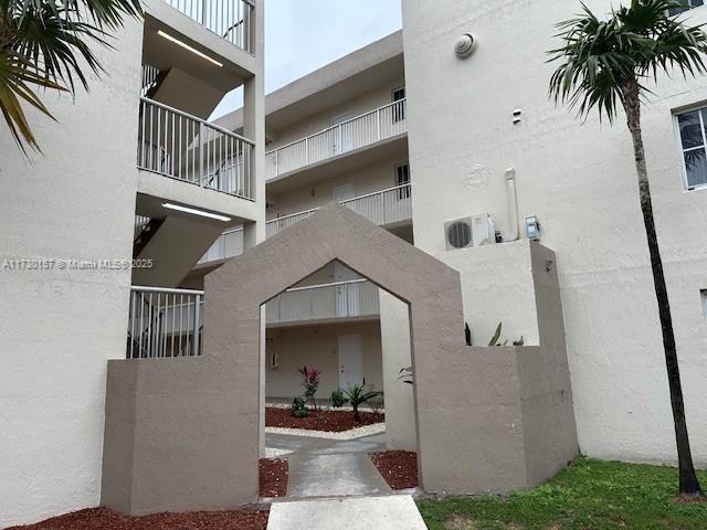 Picture of 6195 NW 186Th St # 213, Hialeah FL 33015