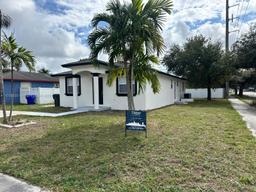 Picture of 5584 Plunkett St, Hollywood, FL 33021