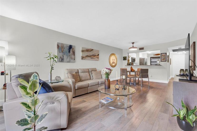 Picture of 901 Colony Point Cir # 308, Pembroke Pines FL 33026