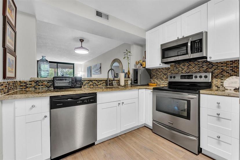 Picture of 901 Colony Point Cir # 308, Pembroke Pines FL 33026