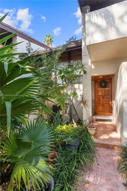 Picture of 19456 NE 26Th Ave # 42B, Miami, FL 33180
