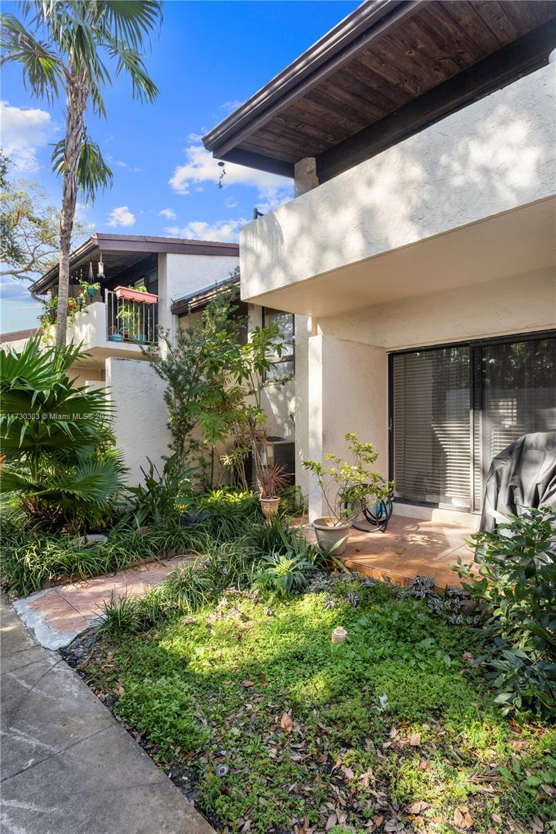 Picture of 19456 NE 26Th Ave # 42B, Miami FL 33180