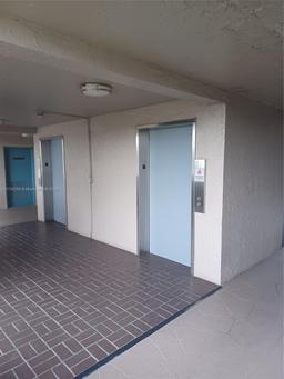 Picture of 1001 Colony Point Cir # 220, Pembroke Pines, FL 33026