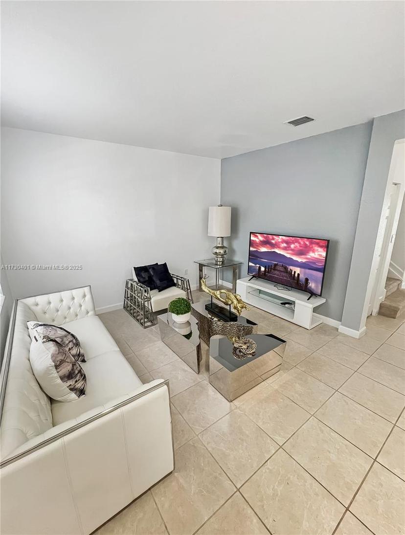 Picture of 10598 W 32Nd Ln, Hialeah FL 33018