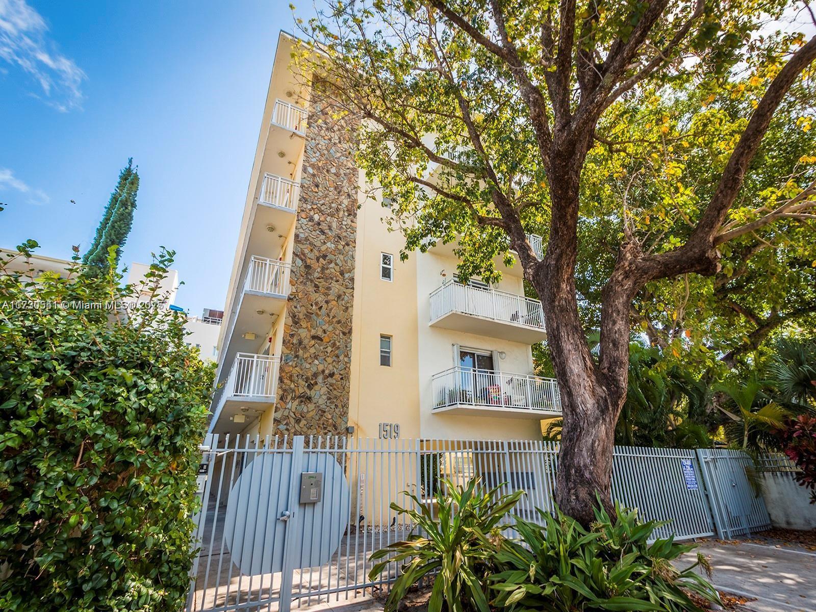 Picture of 1519 Drexel Ave # 202, Miami Beach, FL 33139