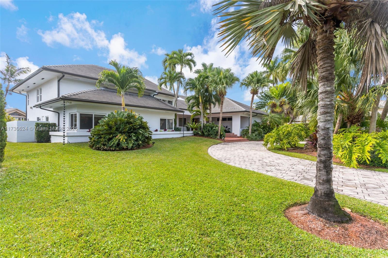 Picture of 9260 SW 101 St, Miami, FL 33176