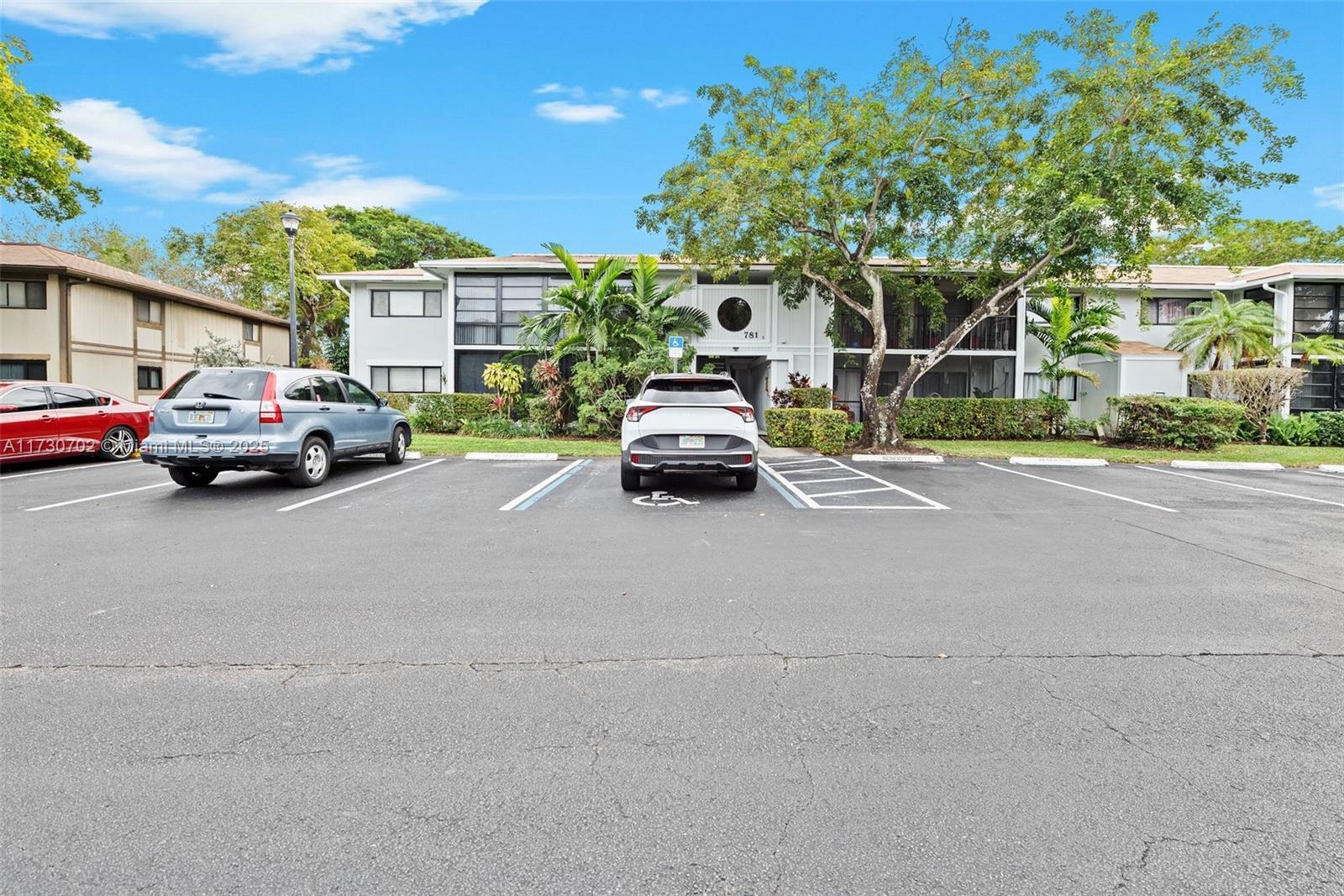 Picture of 781 NE 199Th St # 9, Miami, FL 33179
