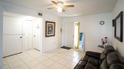 Picture of 1261 SE 28Th Ct # 103, Homestead, FL 33035