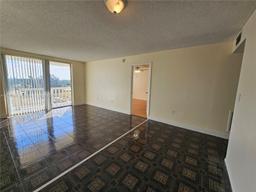 Picture of 15600 NW 7Th Ave # 704, Miami, FL 33169