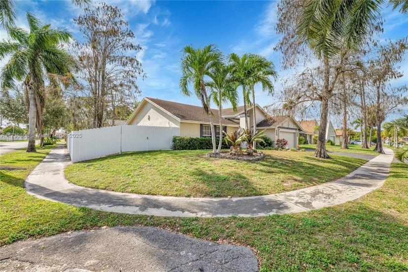 Picture of 7100 NW 49Th Ct, Lauderhill FL 33319