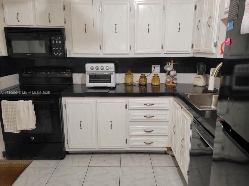 Picture of 4281 NW 41St St # 115, Lauderdale Lakes FL 33319