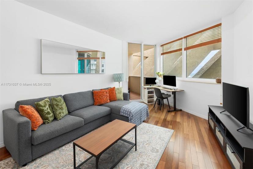 Picture of 300 S Pointe Dr # 907, Miami Beach FL 33139
