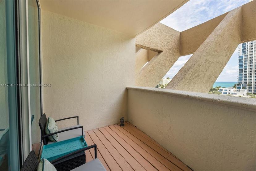 Picture of 300 S Pointe Dr # 907, Miami Beach FL 33139