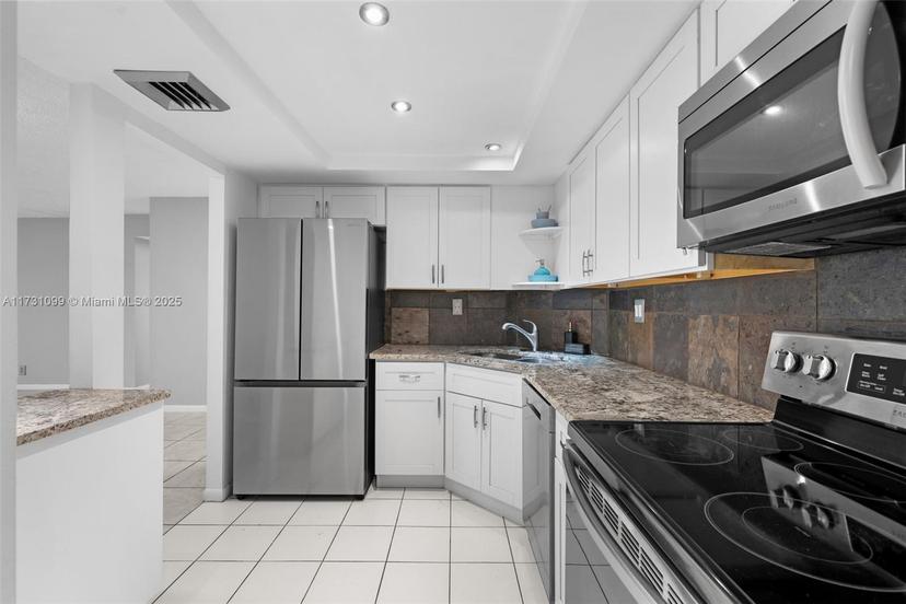 Picture of 100 Golden Isles Dr # 414, Hallandale Beach FL 33009