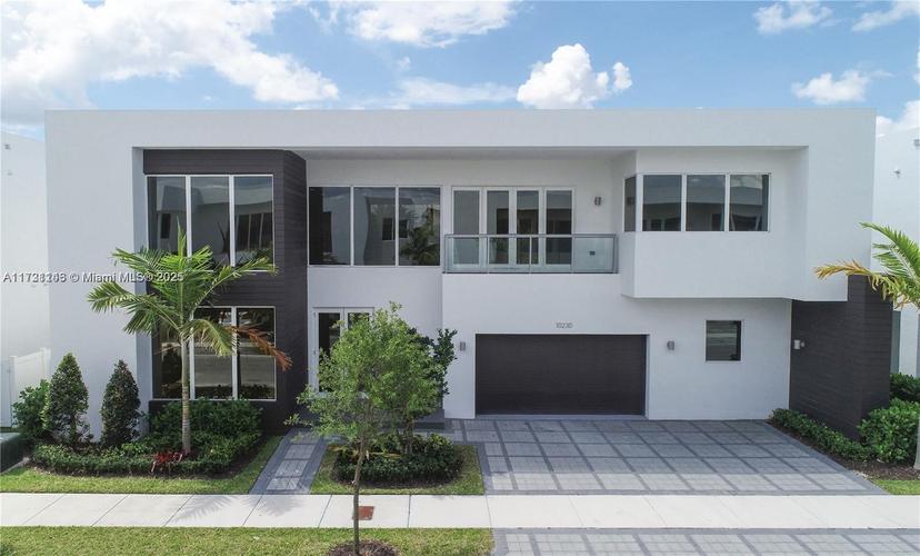 Picture of 10230 NW 75Th Ter, Doral FL 33178