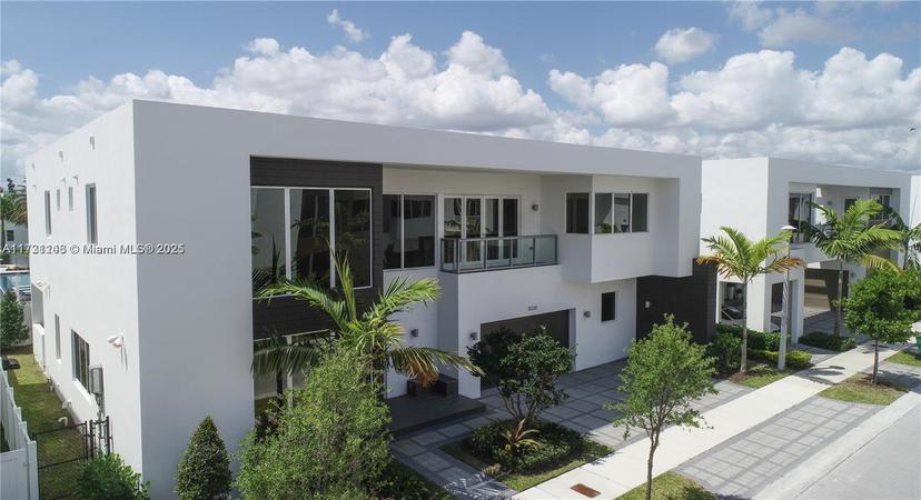 Picture of 10230 NW 75Th Ter, Doral FL 33178