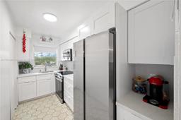 Picture of 160 NE 8Th Ave # 9B, Hallandale Beach, FL 33009