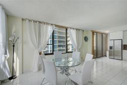 Picture of 3505 Ocean Dr # 905, Hollywood, FL 33019