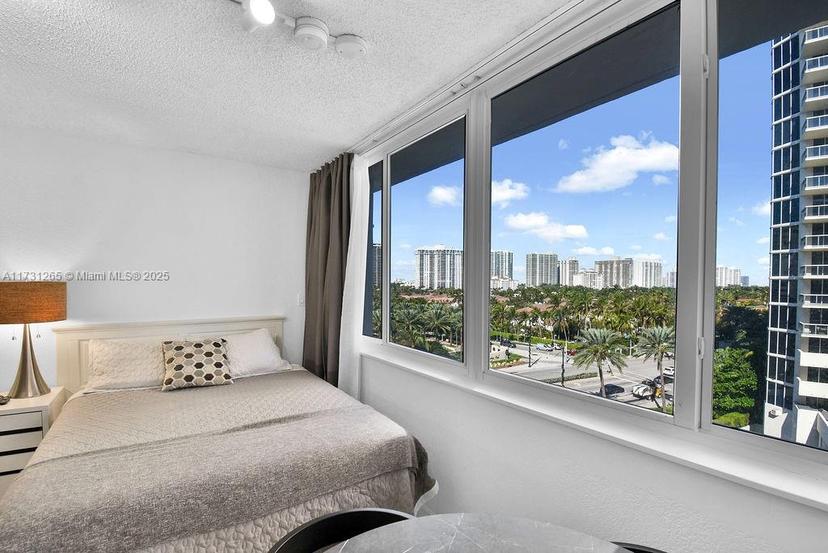 Picture of 19201 Collins Ave # 526, Sunny Isles Beach FL 33160