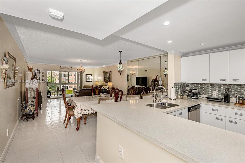 Picture of 10315 NW 24Th Pl # 307, Sunrise FL 33322