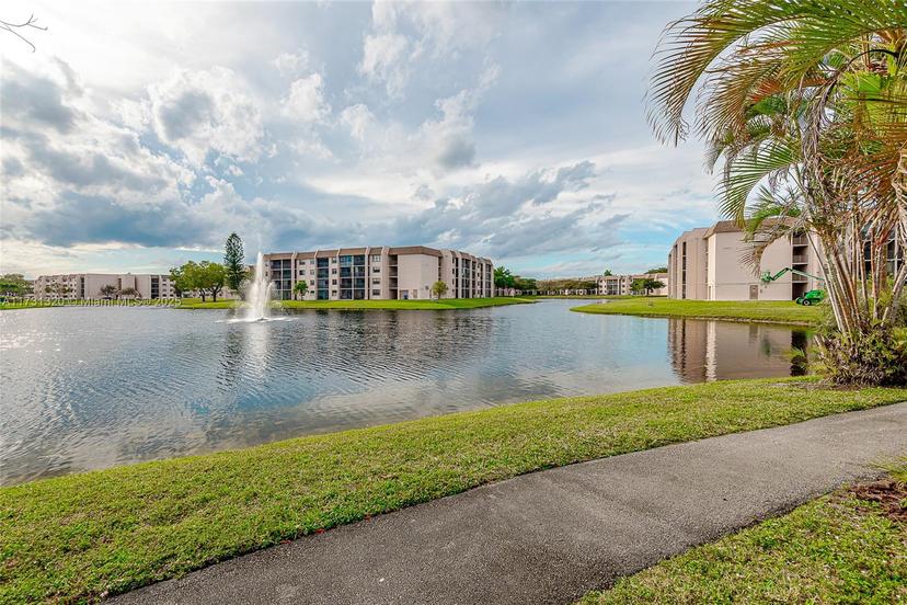 Picture of 10315 NW 24Th Pl # 307, Sunrise FL 33322