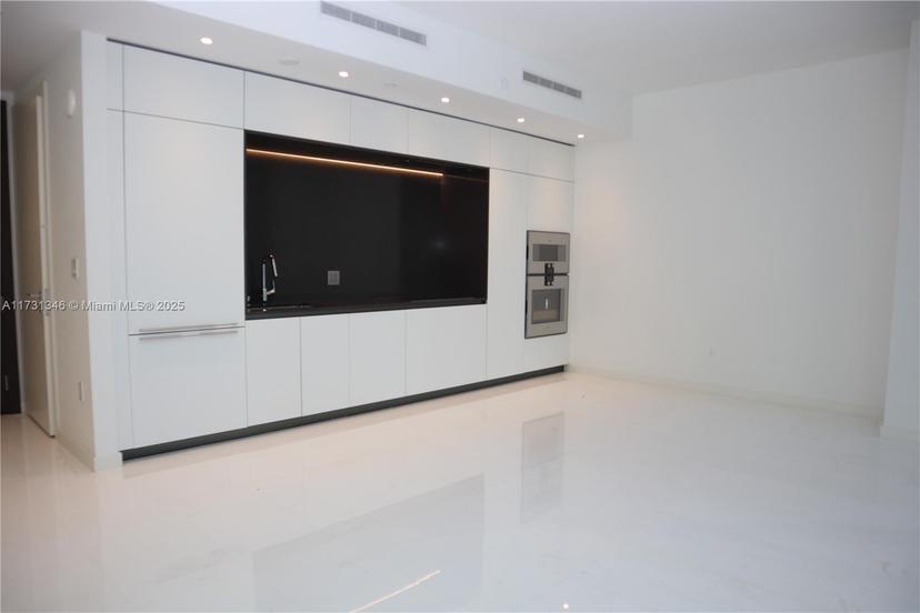 Picture of 300 Biscayne Blvd Way # 2308, Miami FL 33131