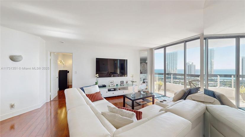 Picture of 19195 NE 36Th Ct # 2907, Aventura FL 33180