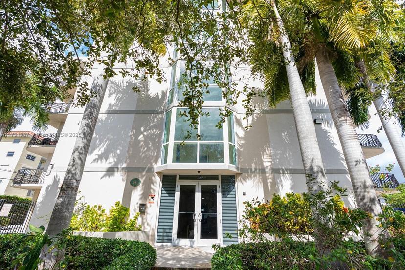 Picture of 954 SW 36Th Ct # 501, Miami FL 33135