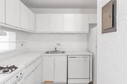 Picture of 6884 N Kendall Dr # C404, Pinecrest, FL 33156