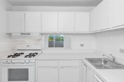Picture of 6884 N Kendall Dr # C404, Pinecrest, FL 33156