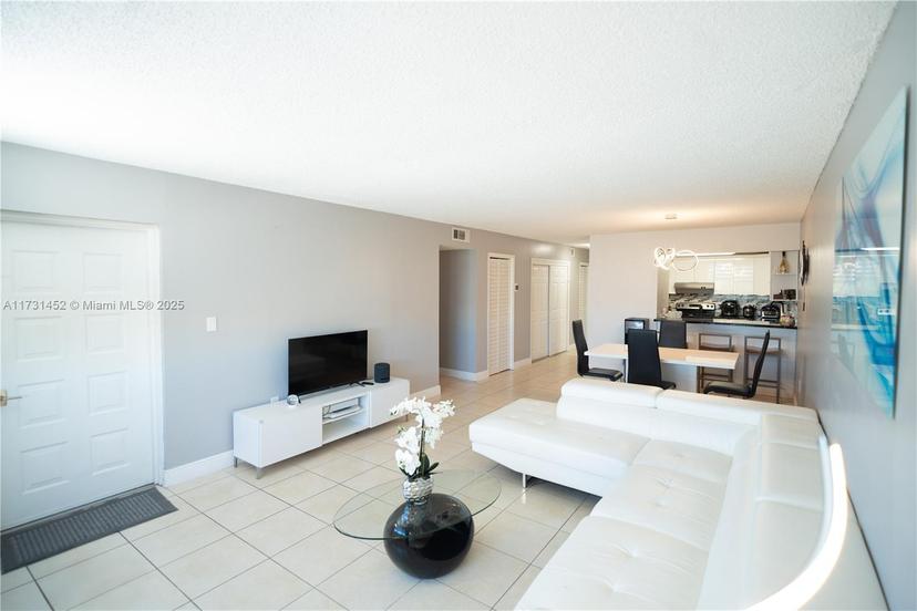 Picture of 6950 Miami Gardens Dr # 502, Hialeah FL 33015