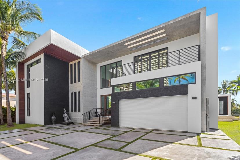Picture of 3462 NE 171St St, North Miami Beach FL 33160