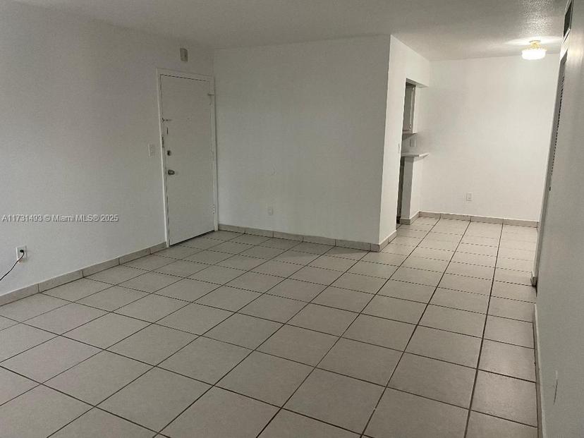 Picture of 10744 N Kendall Dr # M11, Miami FL 33176
