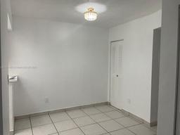 Picture of 10744 N Kendall Dr # M11, Miami, FL 33176