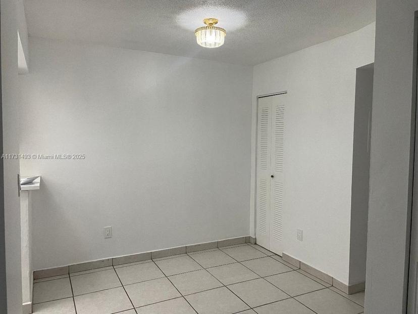 Picture of 10744 N Kendall Dr # M11, Miami FL 33176