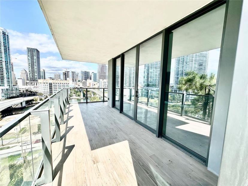 Picture of 68 SE 6Th St # 712, Miami FL 33131