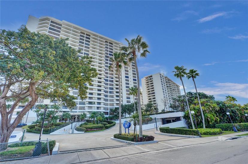 Picture of 2500 Parkview Dr # 808, Hallandale Beach FL 33009