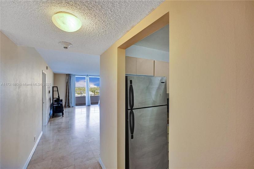 Picture of 2500 Parkview Dr # 808, Hallandale Beach FL 33009