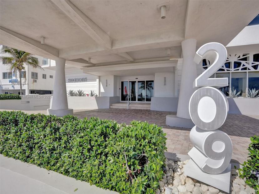 Picture of 209 N Fort Lauderdale Beach Blvd # 2E, Fort Lauderdale FL 33304