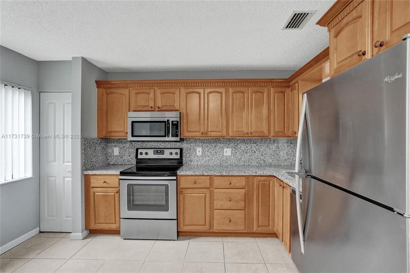 Picture of 2641 W Gately Dr W # 1002, West Palm Beach FL 33415