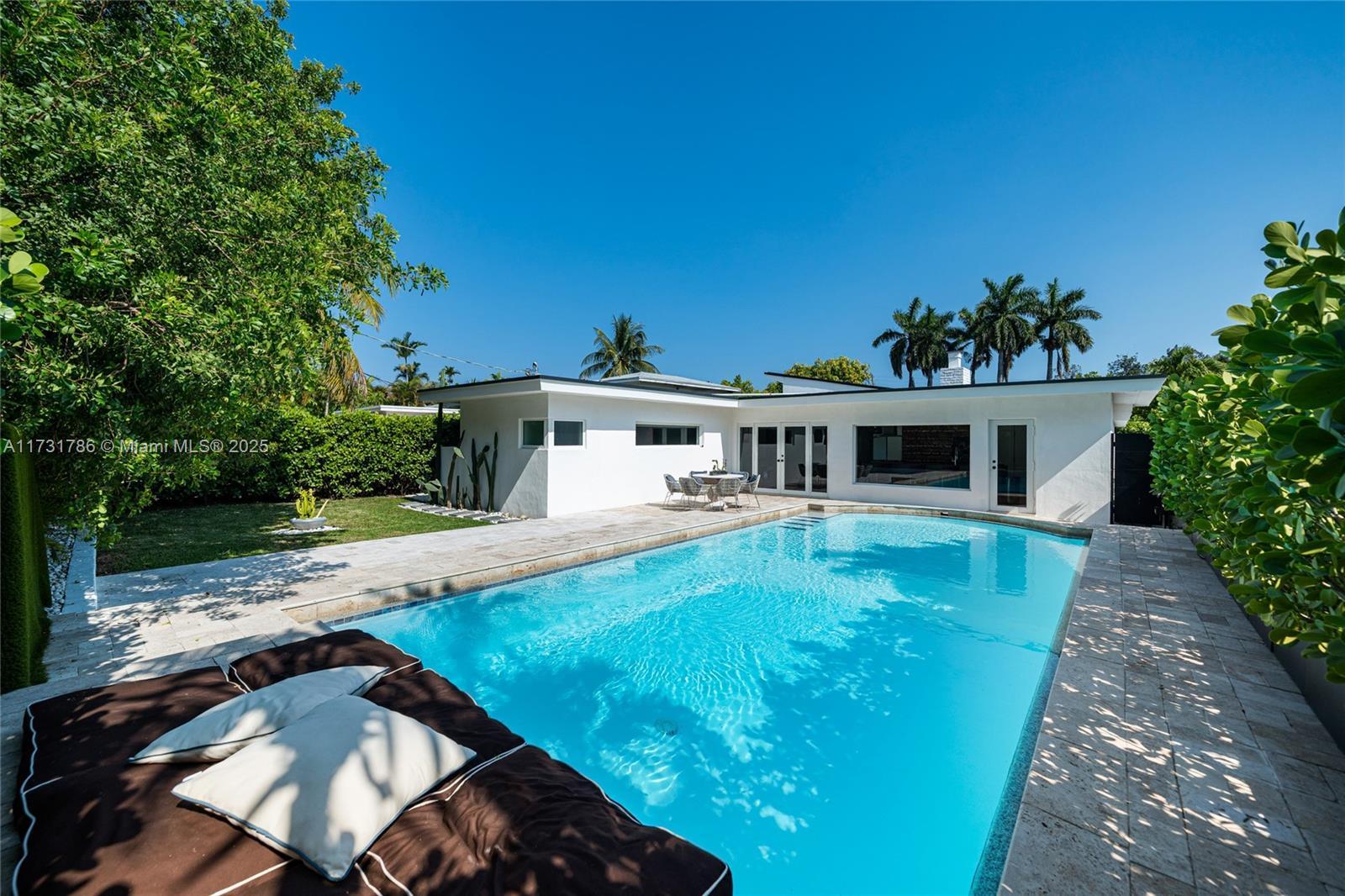 Picture of 835 Fairway Dr, Miami Beach, FL 33141