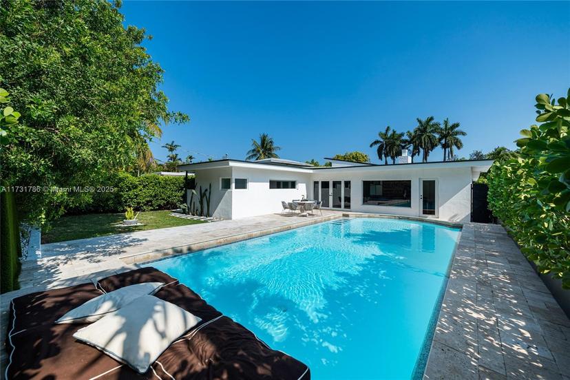 Picture of 835 Fairway Dr, Miami Beach FL 33141
